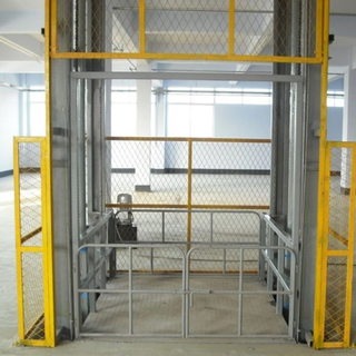 Ascenseur de cargaison de rail de guidage industriel hydraulique de 5 tonnes