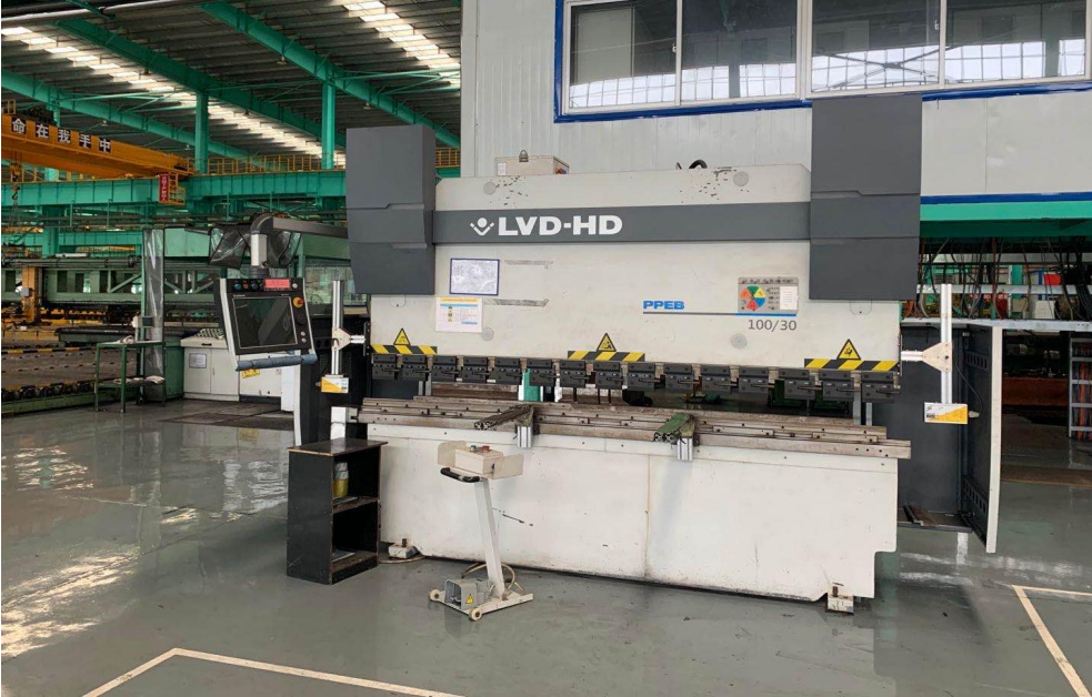 Presse plieuse LVD-HD 100T(黄锻100T折弯机)