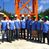 Service de grue à tour Hammerhead Topkit dans une cimenterie