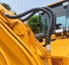  Chine Backhoe chargeur plus de 30 pièces jointes différentes peuvent être utilisées pour différents travaux